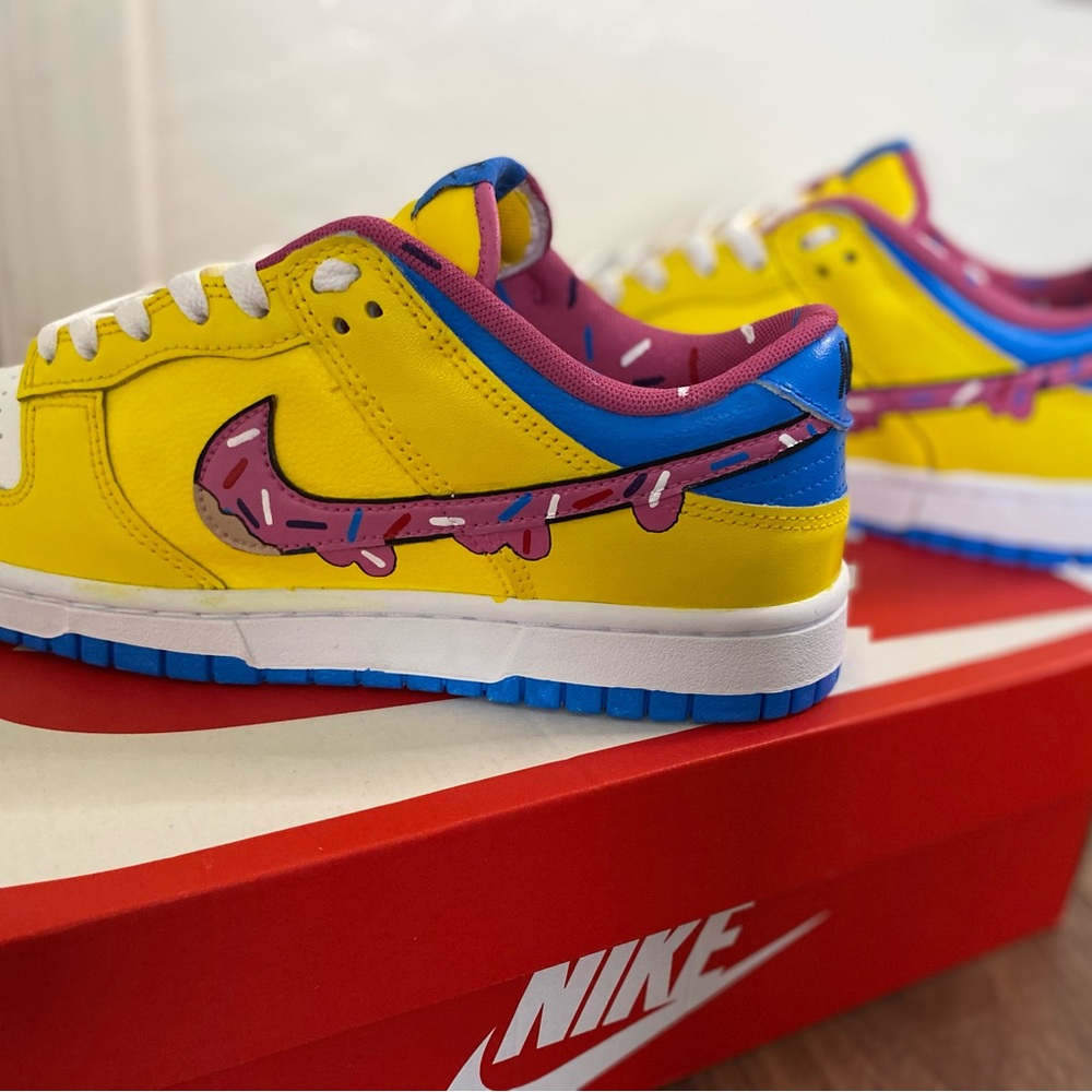 Custom Nike Dunks “simpsons” - Picture 5 of 6